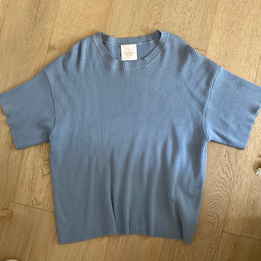 Lullaby Club Alex Knit loungewear top in size small